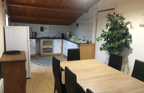 Tauriers Apartment | Quiet country house with swimming pool, ideal location.