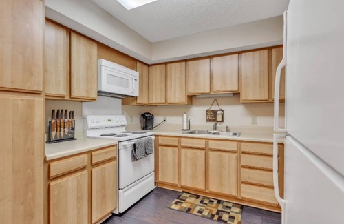 Dunean Condo | Quiet, Cozy, Dead End Street. Queen Beds, Smart TVs. Close to downtown!