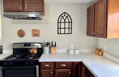 Port Neches House | Quiet & Cozy in 3BR 2BA