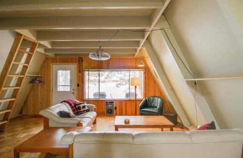 Deer River House | Quiet Deer River Cabin with Dock and Lake View!