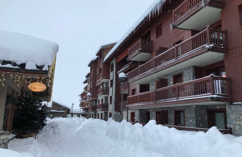 Val Claret Apartment | Quiet duplex for 8 in Val Claret with parking