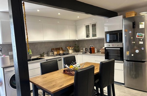 Louroux-de-Bouble House | Quiet family home with large garden