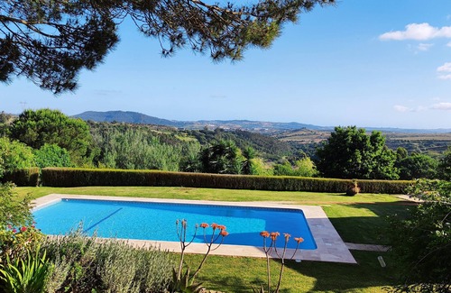 Mafra House | Quiet family villa with pool, garden and stunning views