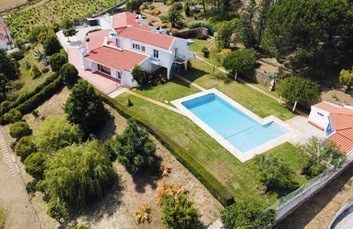 Mafra House | Quiet family villa with pool, garden and stunning views