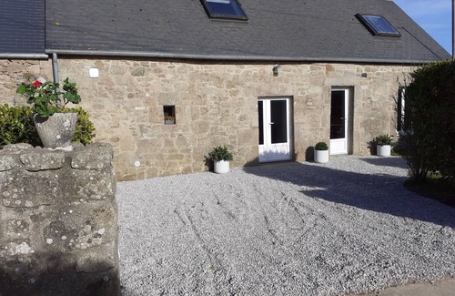 Reville Cottage | Quiet fisherman's cottage, 400 m from beach, sea view. Ideal for families
