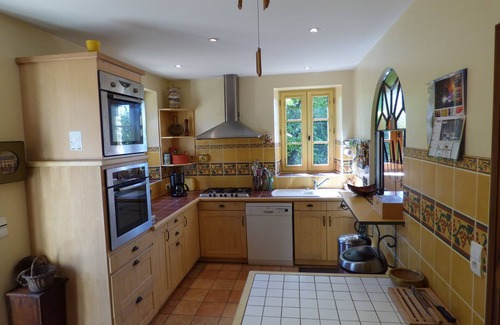 La Boissiere-d’Ans House | Quiet stone house sleeps 11 heated private pool