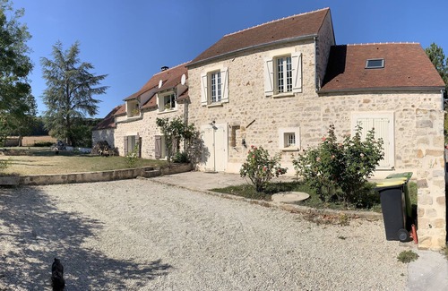 Saint-Sulpice-de-Favieres House | Quiet house in the Renarde valley (91) Stage St Jacques de Compostelle