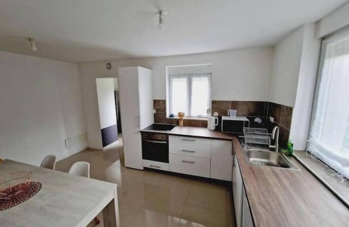 Maing House | Quiet, fully-equipped house with garden