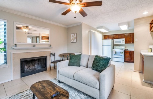 Far North Dallas Condo | Quiet Gated Apt w/Pool, Near Hospitals & Shops