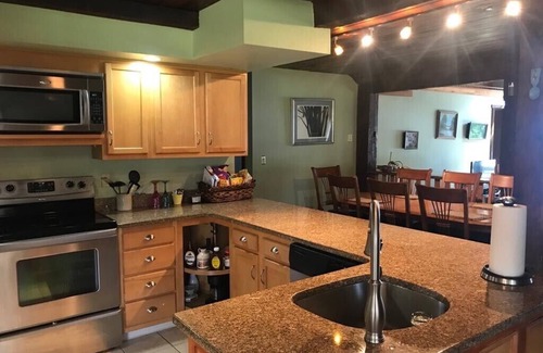 Niverville Cottage | Quiet Get Away on the Lake! Kayaks,life vests ,Fishing Equipments ,golf clubs