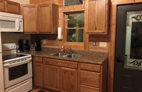 Millpoint Cabin | Quiet get away with grilling area for the family or pet friendly work travel
