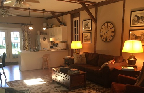 Ladiesburg Cottage | Quiet Getaway or Romantic Retreat