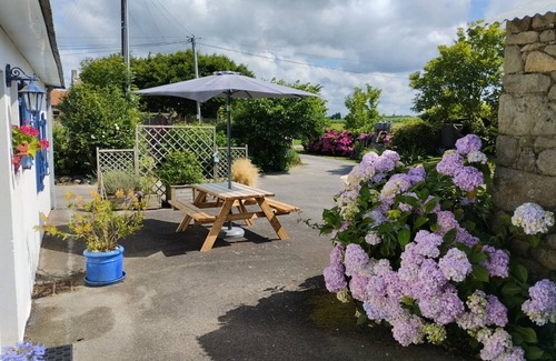 Plouhinec Cottage | Quiet gite between land and sea, a stone's throw from the Ria d'Etel
