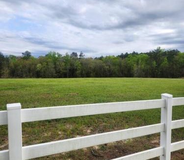 Andalusia Apartment | Quiet Guest Cabin in Andalusia, Alabama