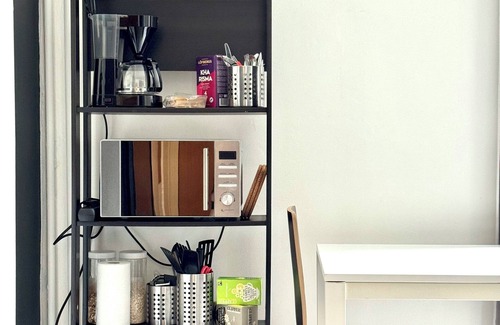 Keskinen District Apartment | Quiet Hideaway Haven - Minutes from Actions - Modern 30m2 studio - 24/7 Checkin