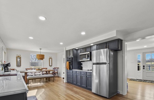 Blue Ridge House | Quiet Highland Home set on gorgeous rolling hills and farm in Western Loudoun