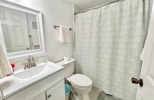 Fairvilla House | Quiet home in Metrowest