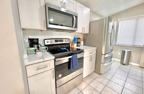 Fairvilla House | Quiet Home in Metrowest