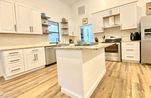 Gilmer House | Quiet home near private lake/minutes from shopping/restaurants