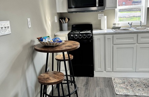 Corinth House | Quiet home to relax and unwind!