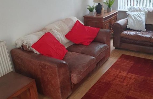 Marston Green House | Quiet house 8 mins from NEC/AIRPORT