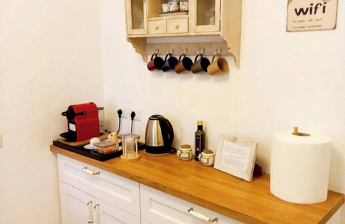 Posillipo House | Quiet house a stone's throw from the sea at Posillipo with 5 beds and two bathrooms.