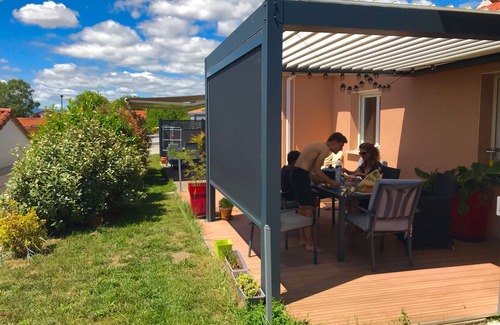 Orbeil House | Quiet house and garden for two near the volcanoes