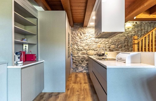 Otanes Apartment | Quiet house in Otañes, near beaches, hiking, WIFI, free parking