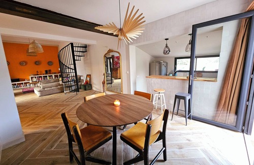 Saint-Chamas House | Quiet house on the edge of a pond