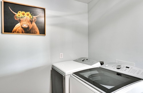 Berry House | Quiet Kentucky Vacation Rental w/Hot Tub