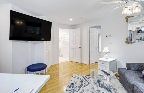 Kingston Apartment | Quiet Kingston Getaway - 3 Mi to Beaches!