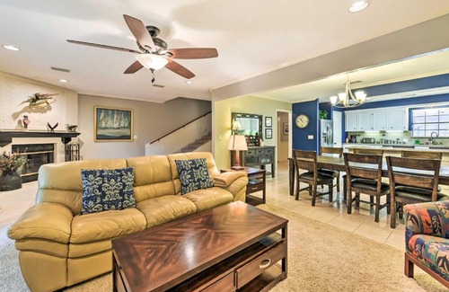 Willis House | Quiet Lake Conroe Townhome with Water-View Deck