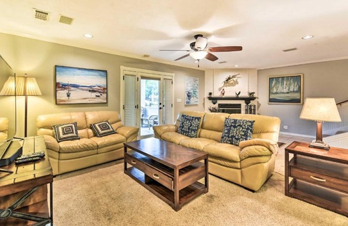 Willis House | Quiet Lake Conroe Townhome with Water-View Deck