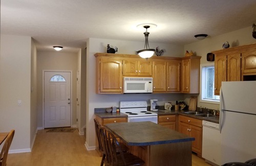 Athens House | Quiet Lake Front Home on Sugar Creek/Elk River