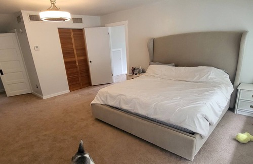 Eastlake Weir House | Quiet Lake house w pool and private beach 15 mins from The Villages.