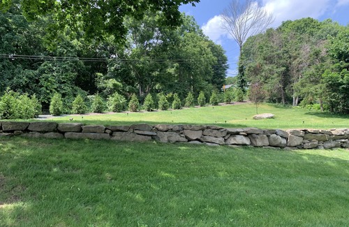 Holmes House | Quiet Lakefront Retreat only 80 minutes from NYC- with Private Dock