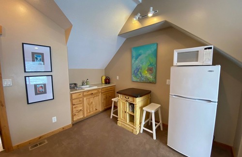 Midway Apartment | Quiet location in "Swiss community" near Park City