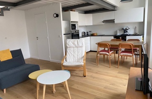 Le Camas Apartment | Quiet location in the heart of Marseille, near La Plaine and Cours Julien.