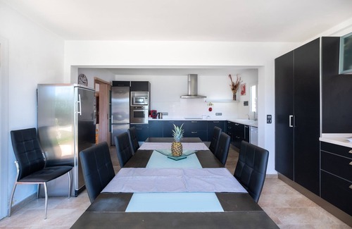 Ciudadela Ski Chalet | Quiet location with pool - Casa Abatzer