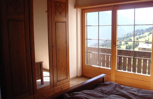 Stierva House | Quiet, mountain view, oven, fireplace, whirlpool & sauna, 15 min to ski regions