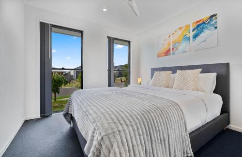 Park Ridge House | Quiet n Stylish 3mins to Mall Modern 4BR House