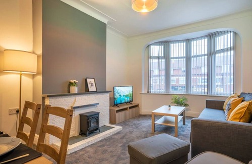 Bispham Apartment | Quiet Neighborhood-free Parking