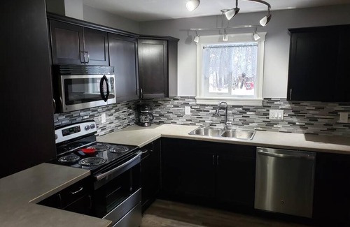Mayerthorpe Apartment | Quiet new 3 bdrm house near Whitecourt No pets.