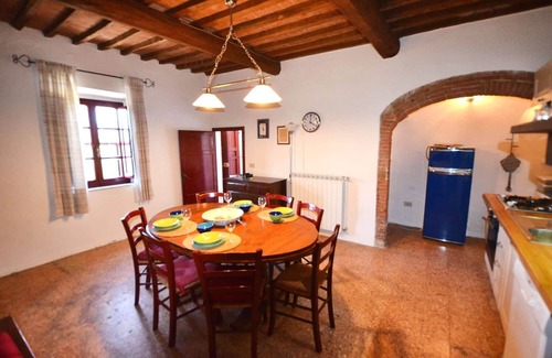 Montescudaio Apartment | quiet panoramic location with pool, 3 double rooms, 3 bathrooms, kitchen, terrace, private garden