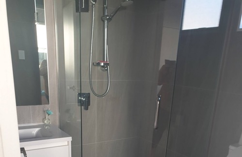 Auckland House | Quiet, peaceful, Cosy Rooms with own Bathrooms