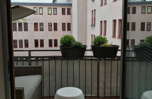 Meidling Apartment | Quiet, perfectly located apartment with balcony