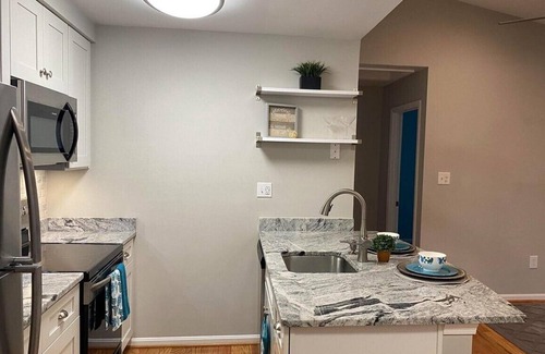 Mount Vernon Condo | Quiet Private Apartment to Relax. Near Ft Belvoir, George Washington's Mt Vernon