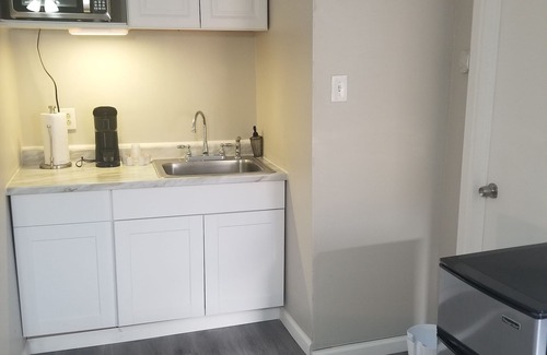 The Colony House | Quiet private apartment/studio Frisco Plano Dallas DFW !