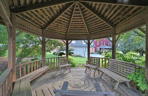 Paradise Apartment | Quiet, private apartment on a 160-year-old farm. Attractions within 5 miles.