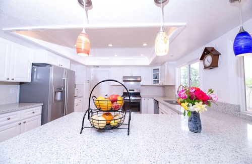 Valle Lindo House | Quiet, Private, Hillside, Home to Enjoy, 5br/3ba